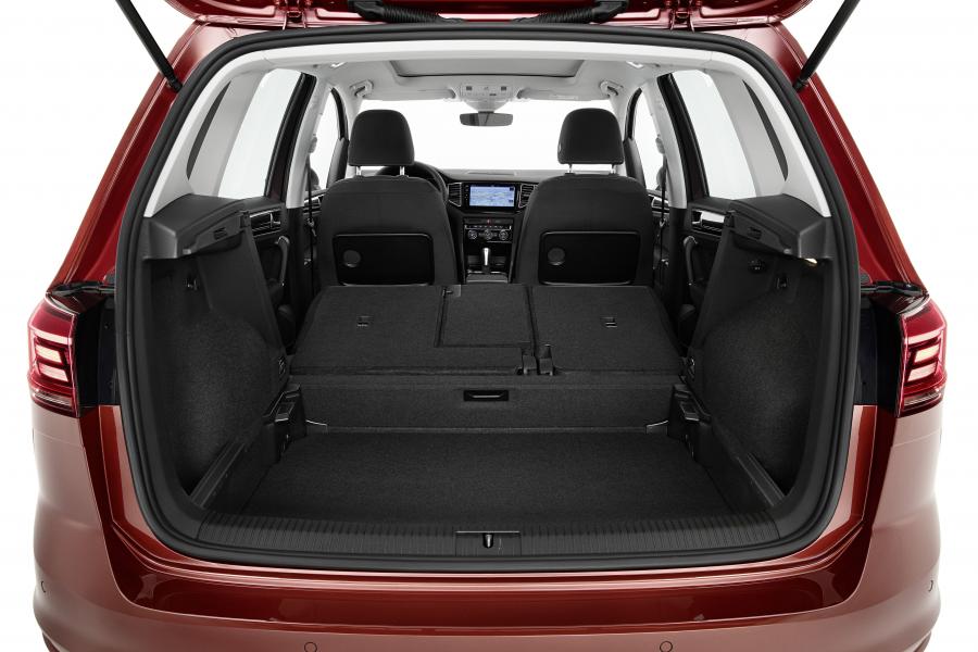 Багажник Volkswagen Golf Sportsvan TSI 2017 года  (WW) (фото 21 из 40)